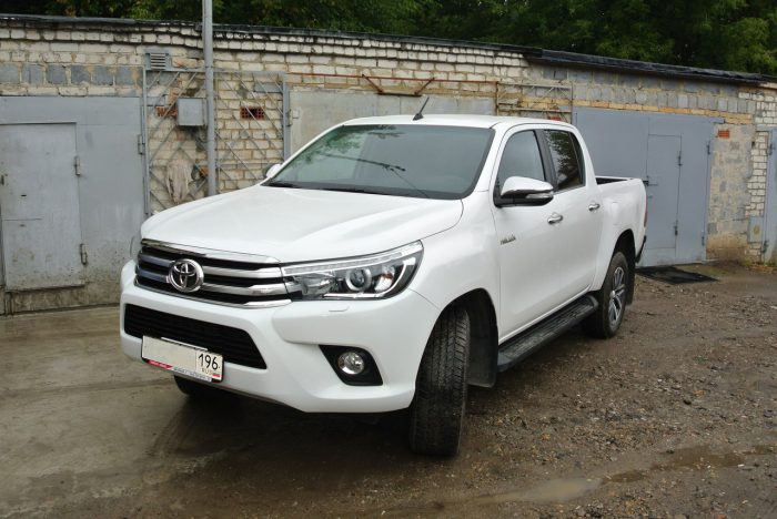 Hilux-1